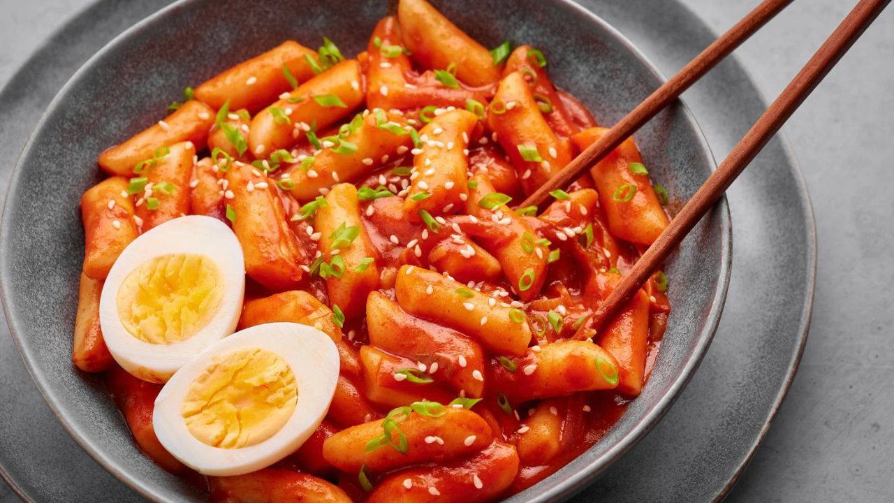 Kore Mutfağının En Sevilen Lezzeti: Tteokbokki