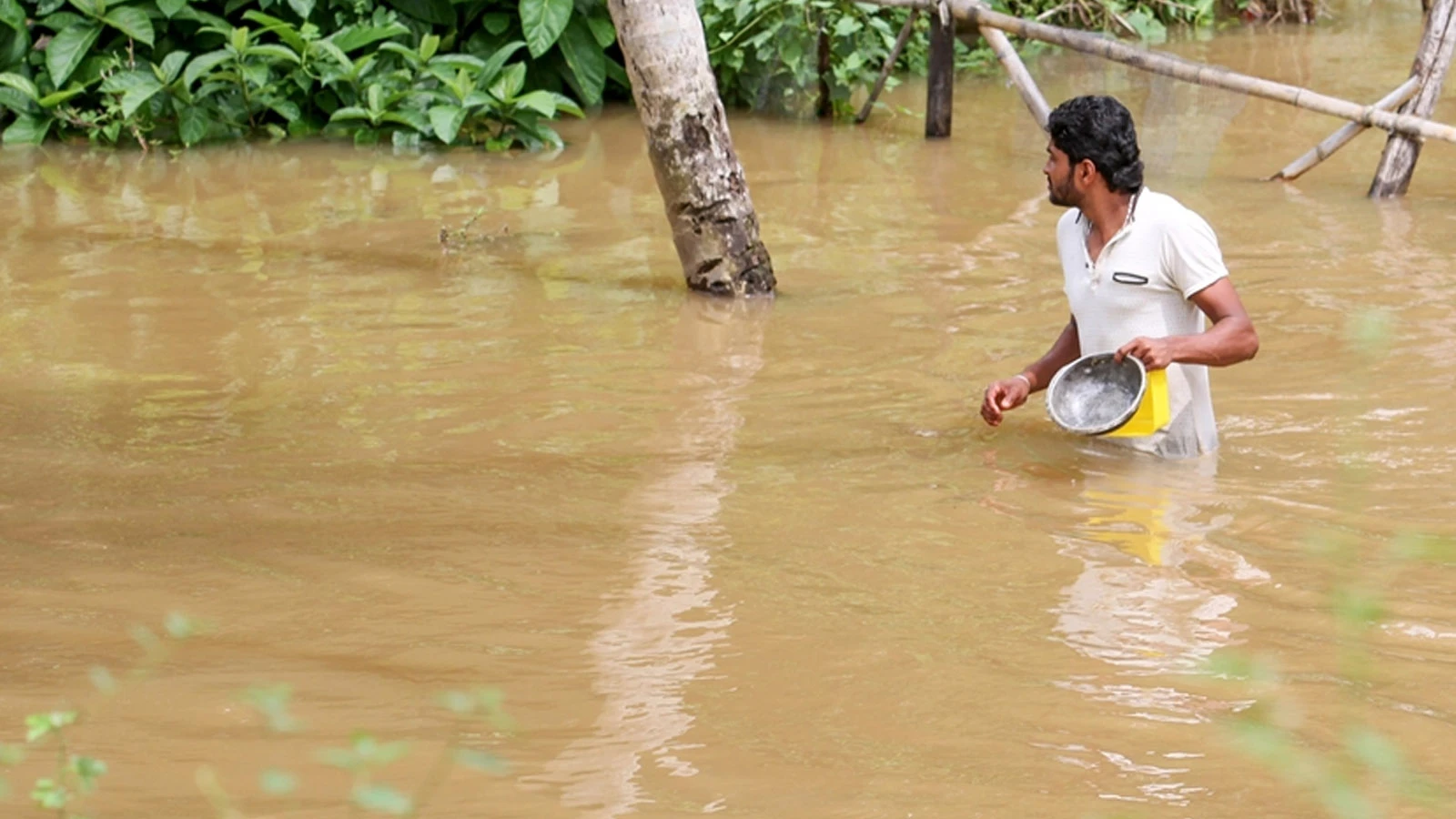 Sri Lanka'da sel ve toprak kayması: Onlarca kişi hayatını kaybetti