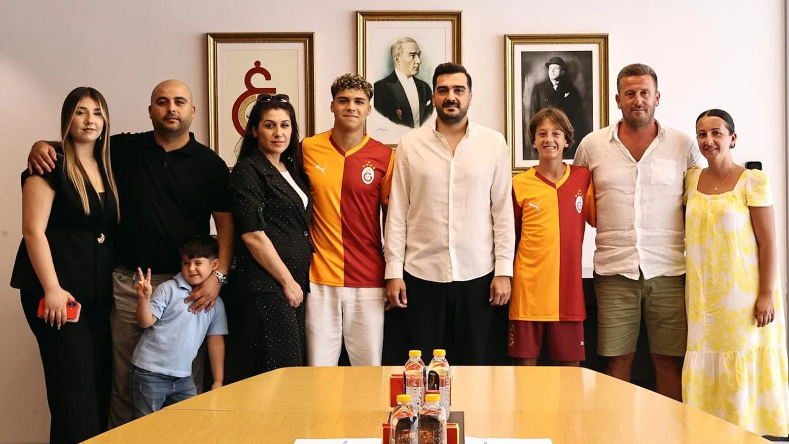 Galatasaray 7 genç futbolcu ile sözleşme imzaladı