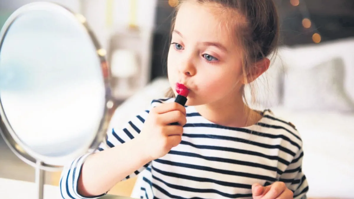 Dermatoloji Derneği Uyarıyor: Makyaj Yaşı 4'e Düştü