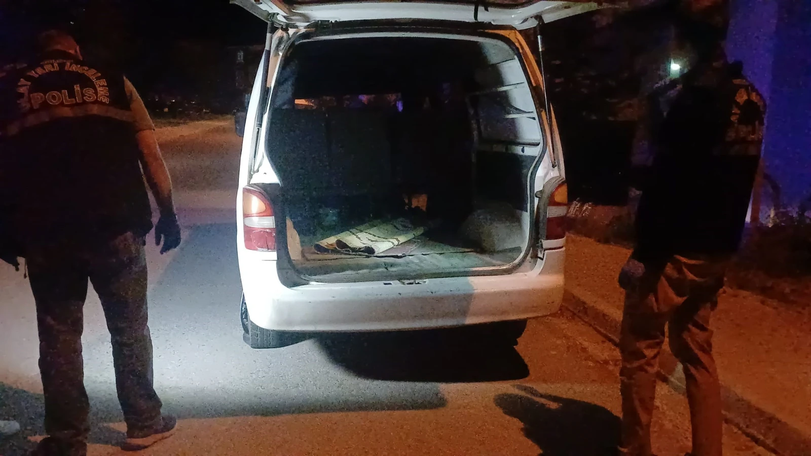 Çorum'da dur ihtarına uymayan şahıs polise çarpıp kaçtı