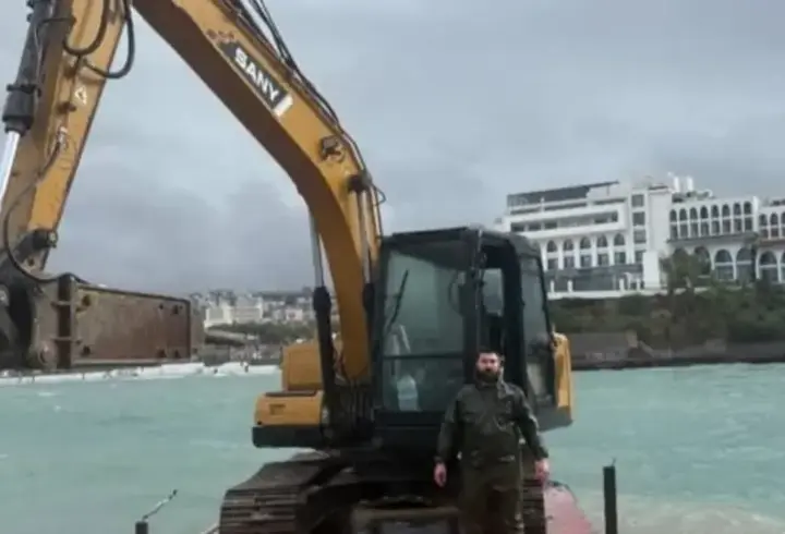 Otelin iskelesinde onarım yapan işçiler, fırtınada denize savruldu: 1 ölü, 2 yaralı