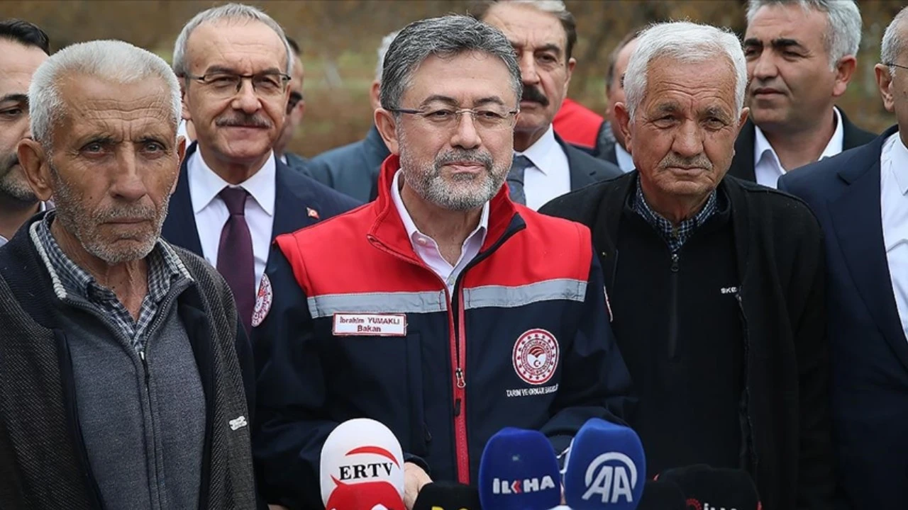 Bakan Yumaklı açıkladı: Tarımda 74 milyar dolarlık hasıla rekoru!