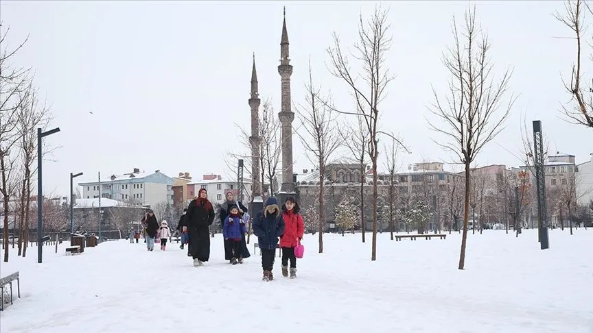 Bazı illerde soğuk hava ve kar etkili oluyor