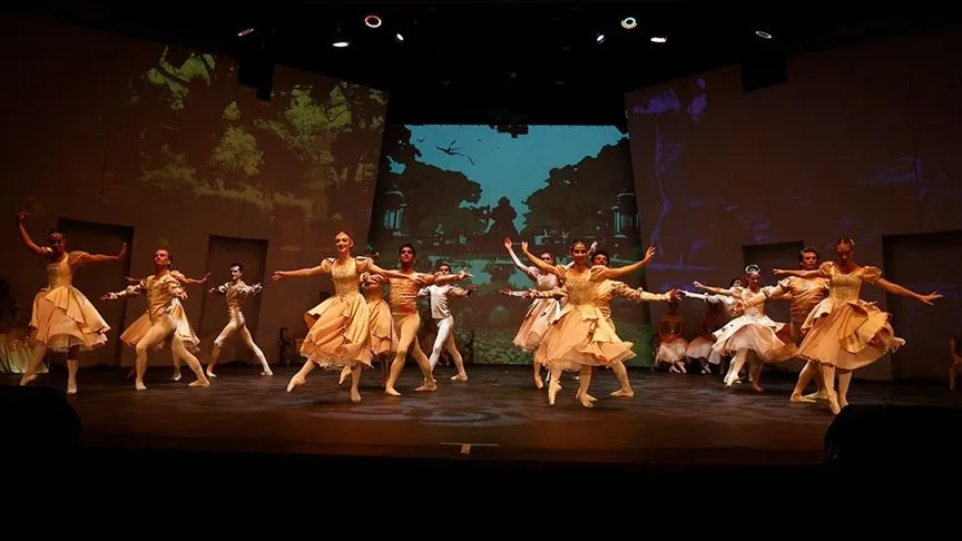 22. Uluslararası Bodrum Bale Festivali "Kuğu Gölü" balesiyle başladı