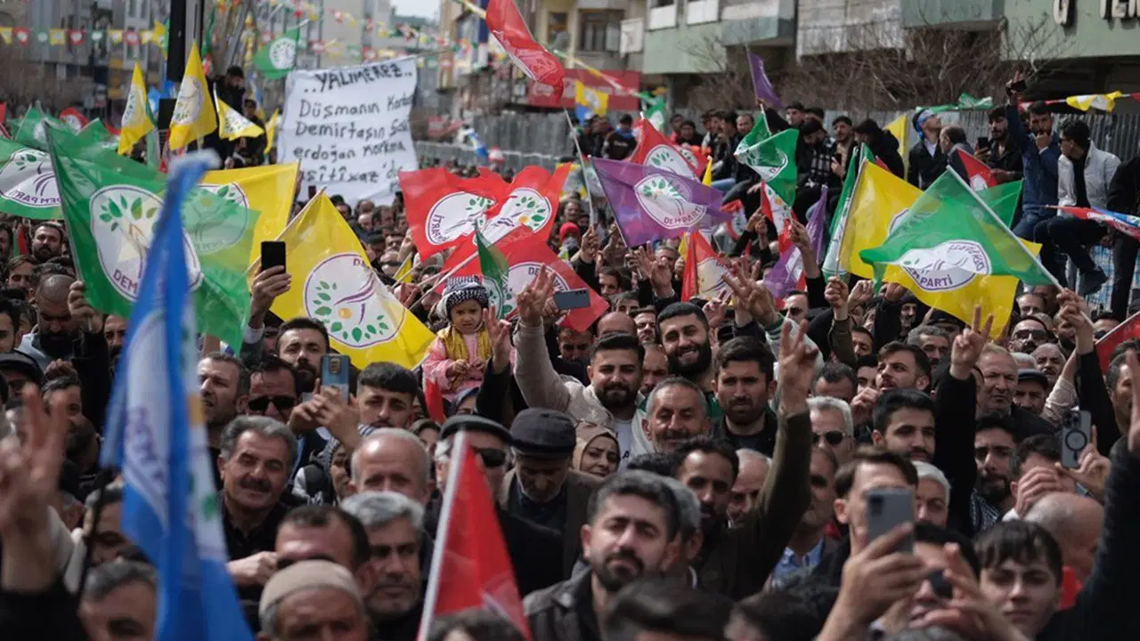 DEM Partili Belediyelerden Bakanlığa 'Dil' Başvurusu