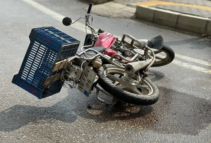 Bursa'da otomobil ile motosiklet çarpıştı: 1 yaralı