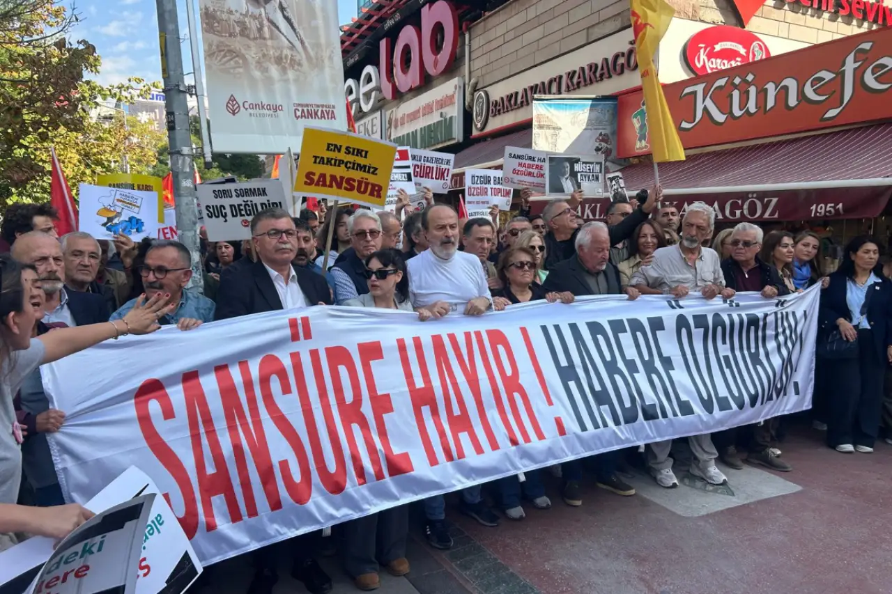 Ankara’da Basın Ve Meslek Örgütleri Sakarya Meydanı'na Yürüdü: 'Susturulan Haber Alma Hakkıdır'
