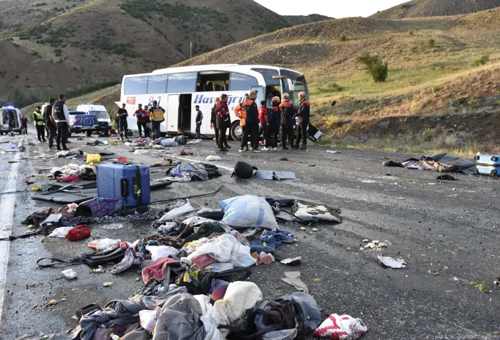 4 kişinin öldüğü kazada otobüs şoförü gözaltında