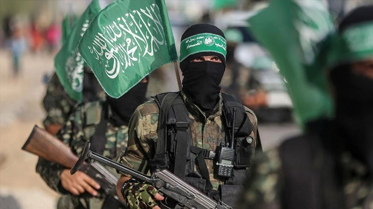 Hamas İsrail'e ait esirlerin cenazelerini teslim ettiğini duyurdu