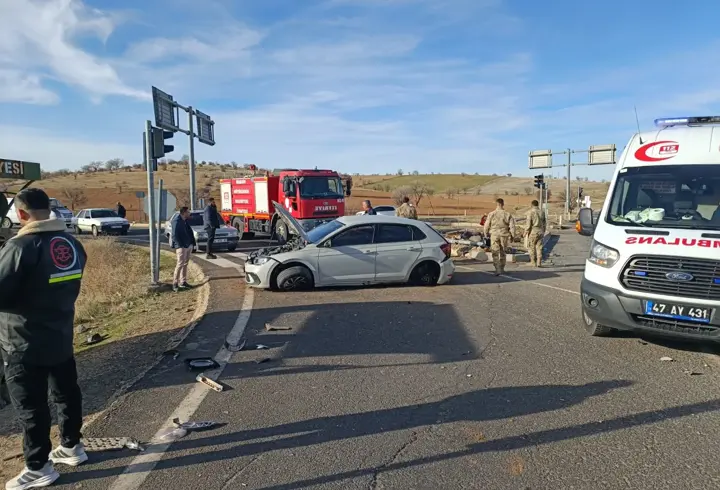 TIR’ın çarptığı otomobilin sürücüsü ağır yaralandı
