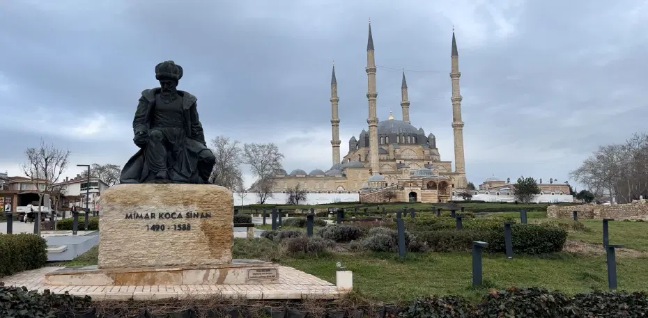 Selimiye Camii 4 yıl aradan sonra ibadete açıldı. İlk namazda yangın paniği