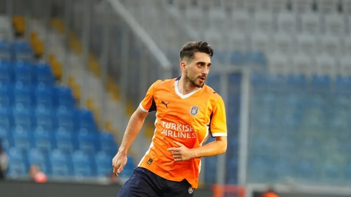 Başakşehir Ömer Faruk Beyaz ile yolları ayırdı