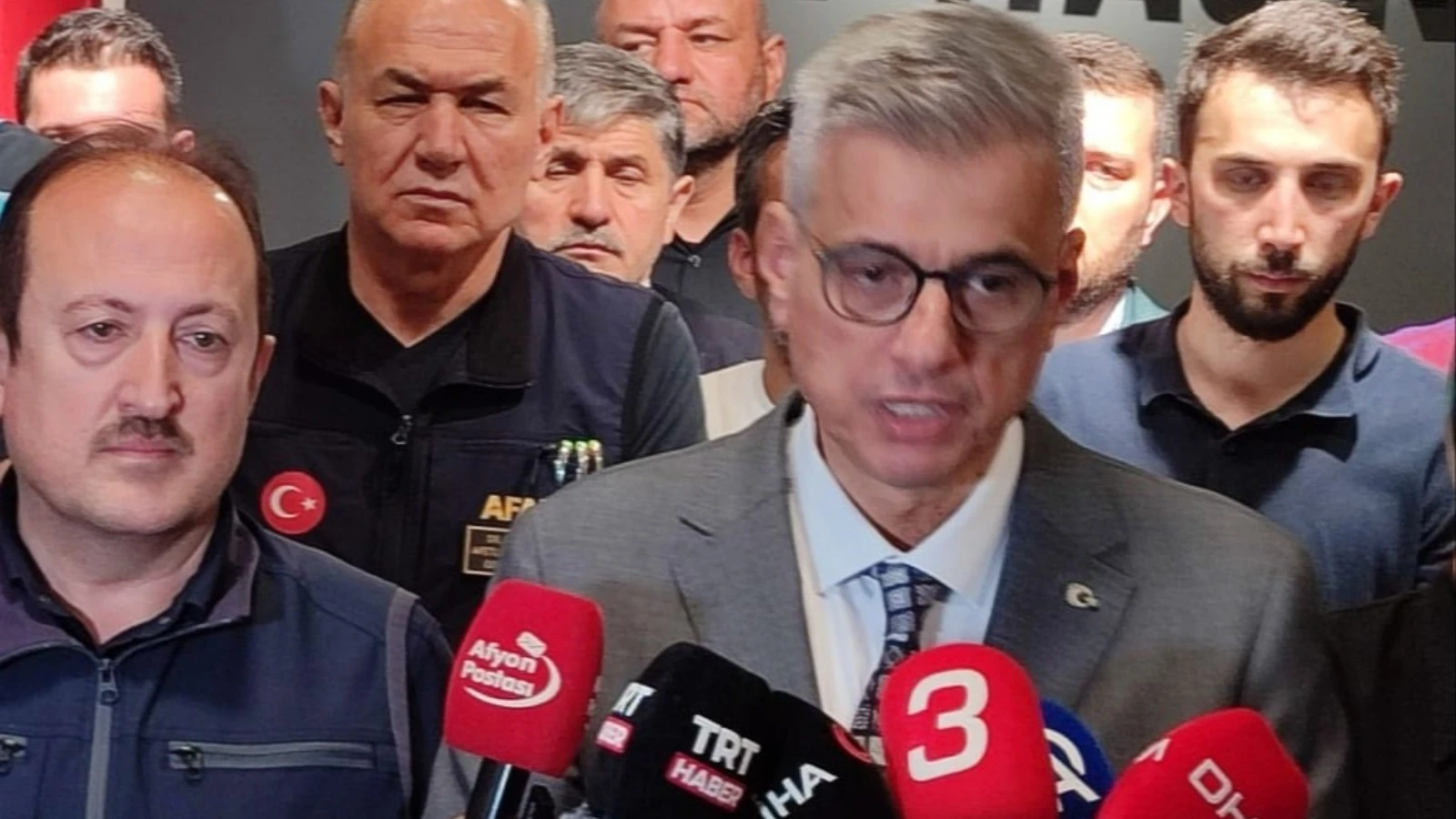 Bakan Memişoğlu yangın faciasında yaralananları ziyaret etti