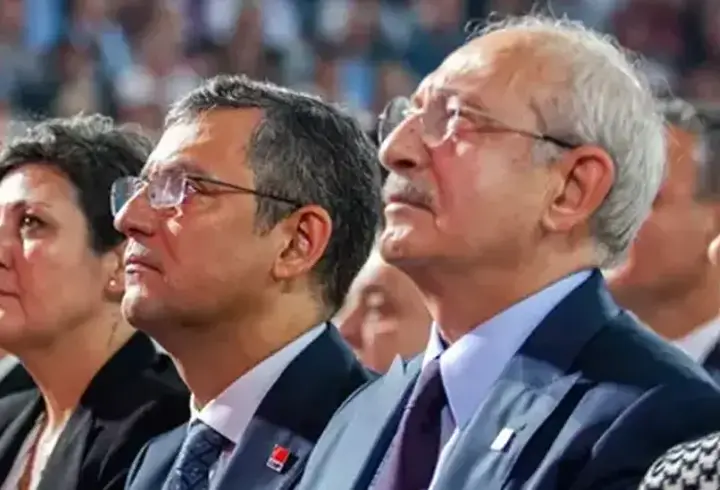 CHP cephesinde dikkat çeken gelişme: "Eski-yeni yönetim" kavgası mı?