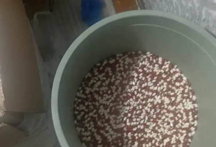 'Torbacının' zula evindeki çöp kovasında 46 bin 260 adet sentetik ecza maddesi ele geçirildi