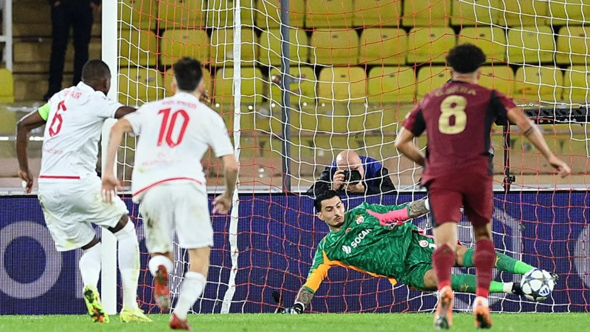 Uğurcan Çakır Monaco'ya penaltıda geçit vermedi!