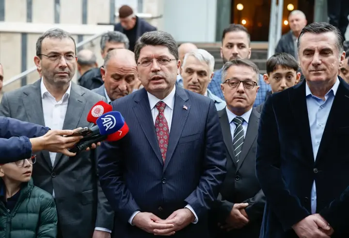 Bakan Tunç: Terörsüz Türkiye'ye adım attığımız bir bayram olsun