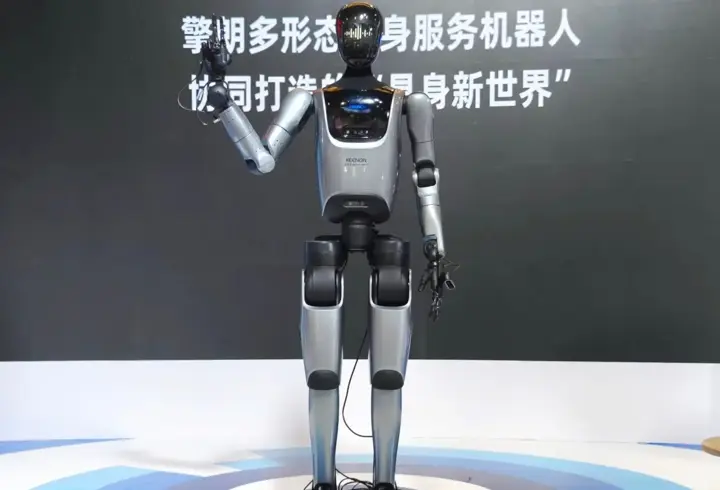 İki ayaklı robot furyasının yeni temsilcisi
