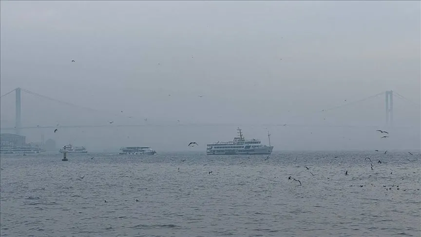 İstanbul'da bazı vapur seferlerine hava muhalefeti engeli