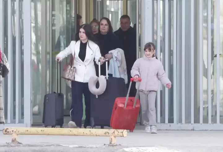 İranlılar İstanbul'dan otobüsle ülkelerine dönüyor