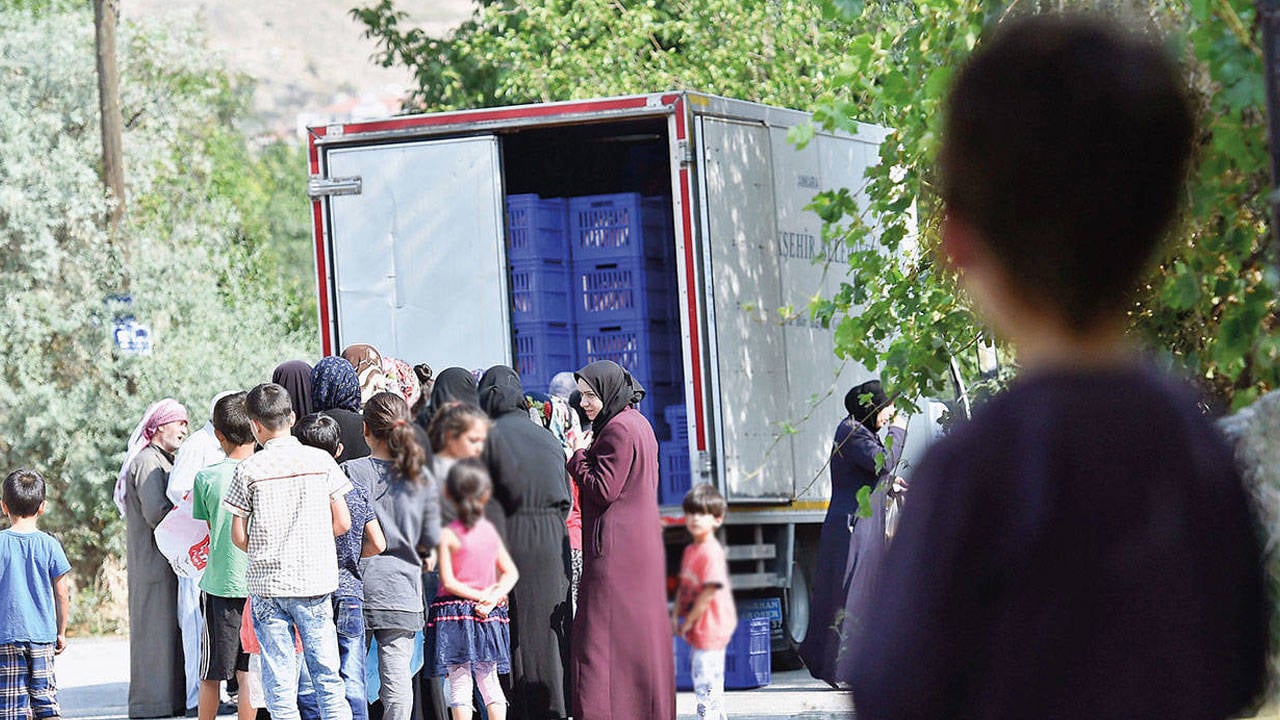 AKP'nin En Maliyetli Projesi: Yoksulluğu Yönetmek