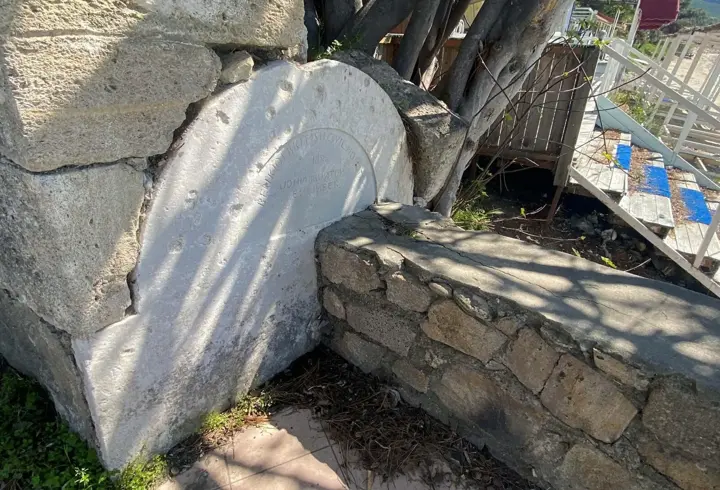 Çanakkale'de Tarihi Bir Hatıra: Duvarın İçindeki Çeşme Taşı