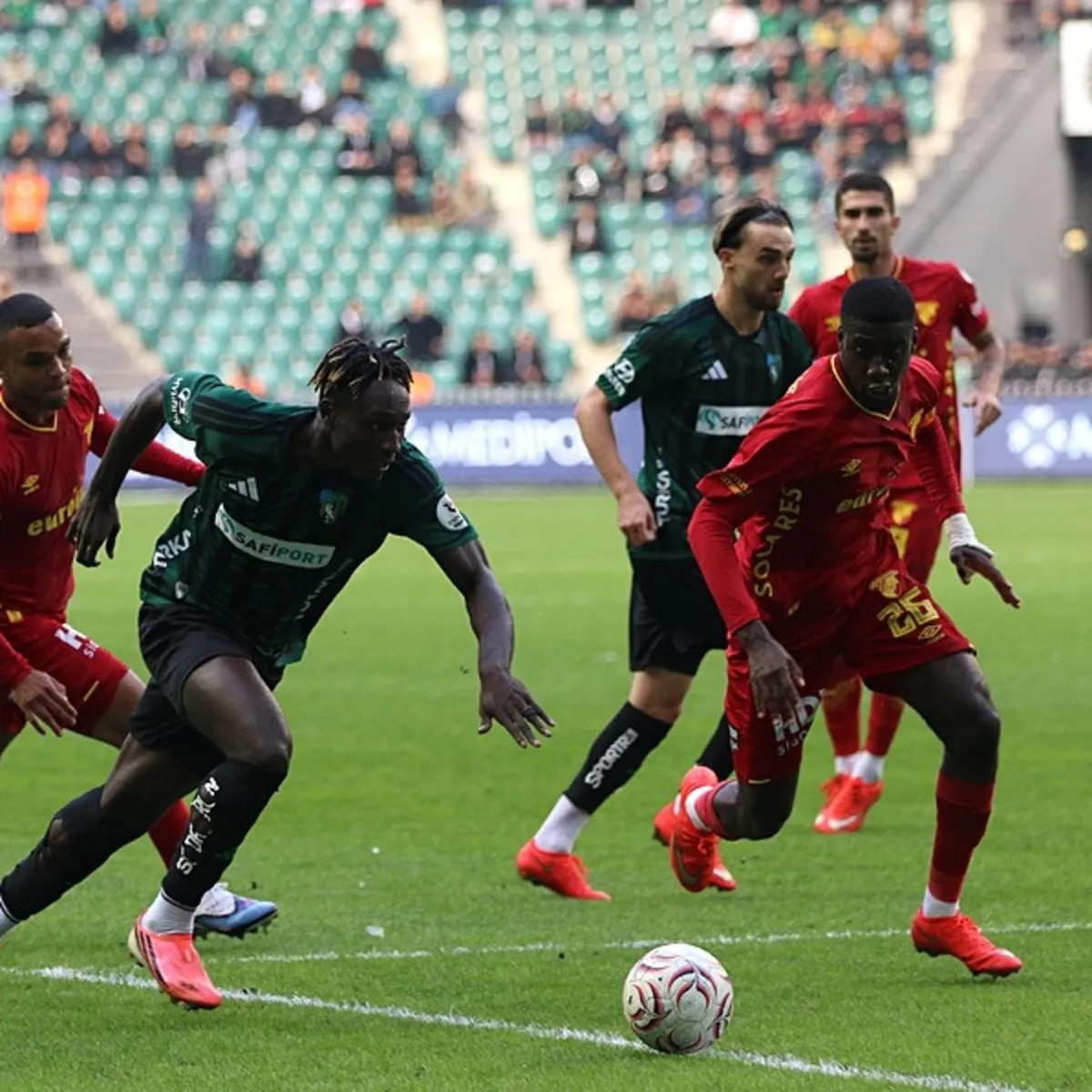 Göztepe Deplasmanda Kocaelispor'u Mağlup Etti!