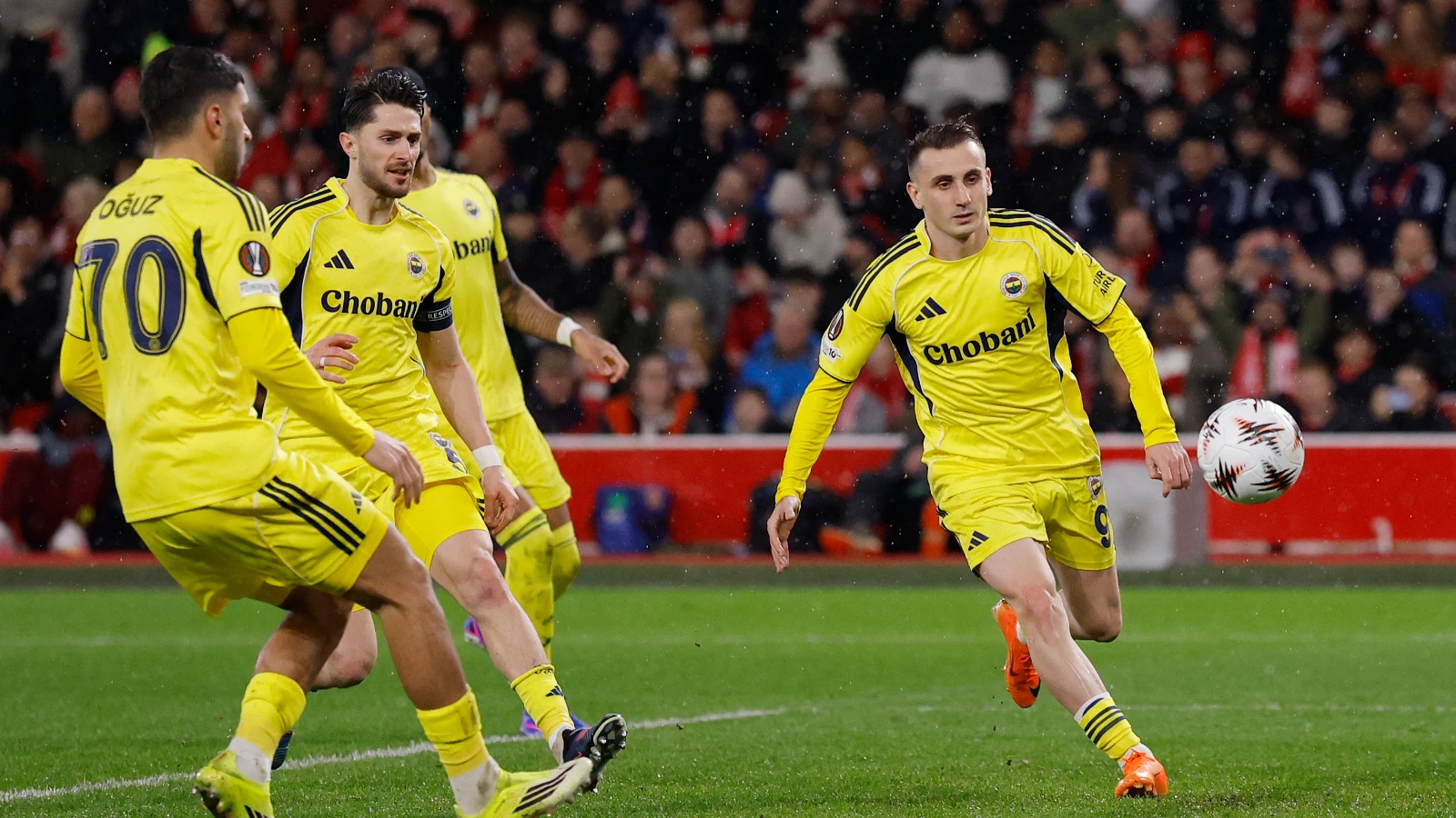 Fenerbahçe 2 gol atmasına rağmen Avrupa'ya veda etti