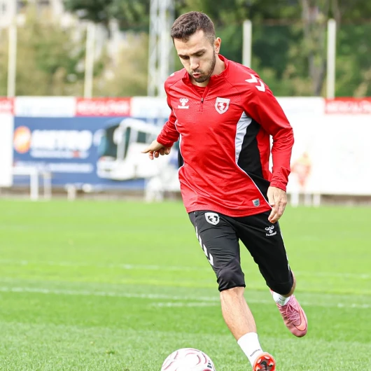 Samsunspor'un Yeni Teknik Direktörü Nenad Bjelica İlk Antrenmanına Çıktı