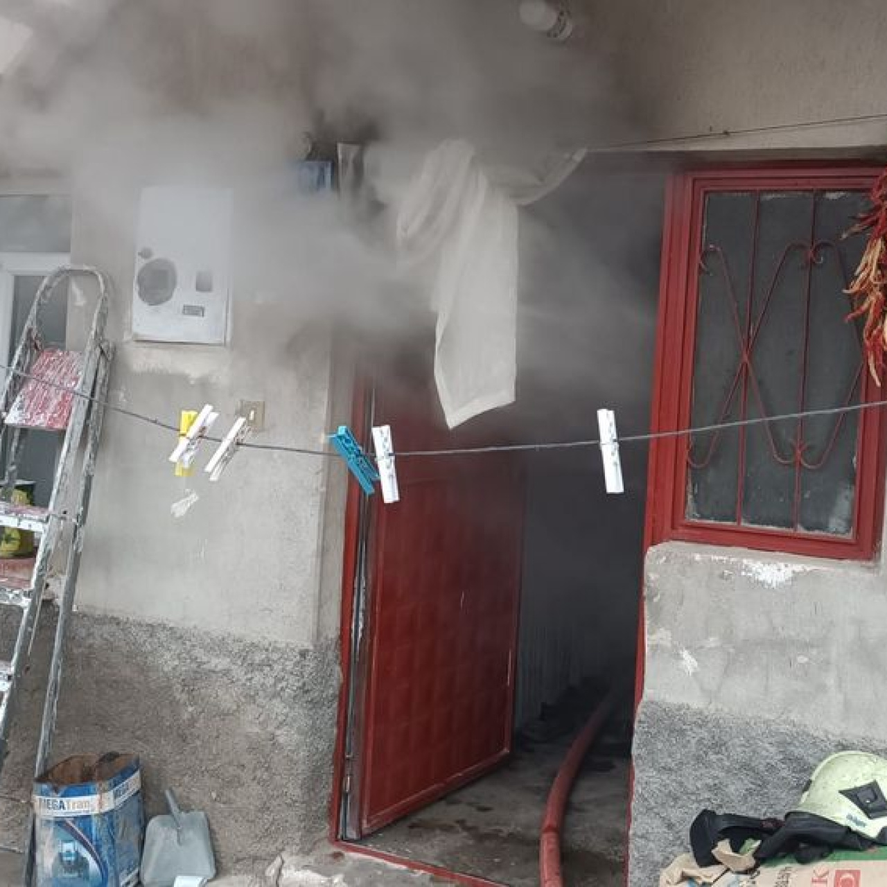 Konya'da iki katlı evde yangın: 1 ölü, 1 yaralı
