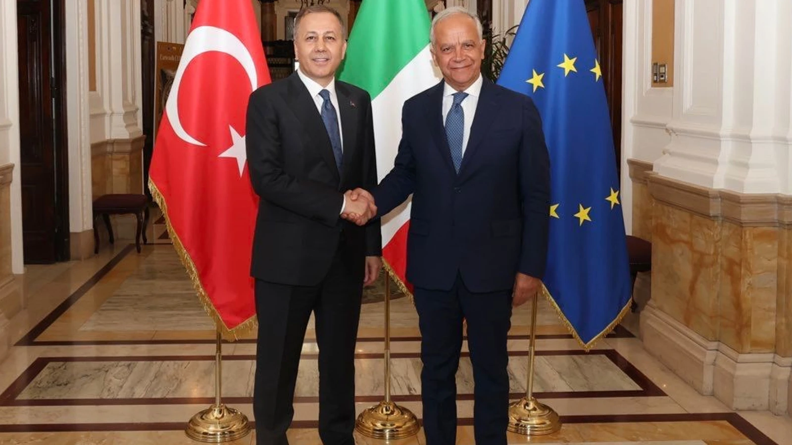 Bakan Yerlikaya, İtalyan mevkidaşı Piantedosi ile görüştü