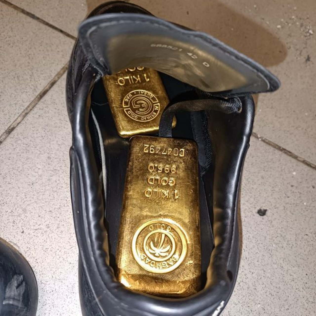 Ayakkabısına da saklamış! Bir ayda 41 kilo altın!