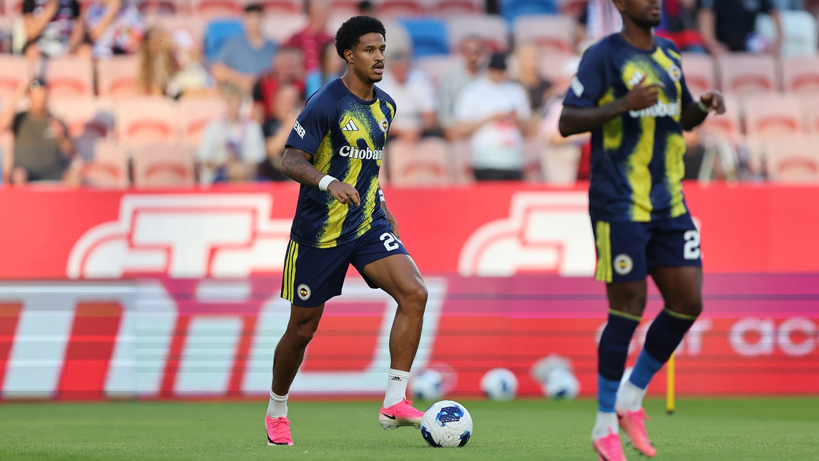 Jayden Oosterwolde adım adım İtalya'ya! Roma transferi bitirmek için bastırıyor
