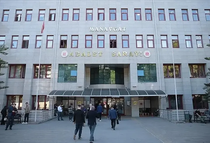 Manavgat Belediyesine yönelik soruşturmada 3 kişi tutuklandı