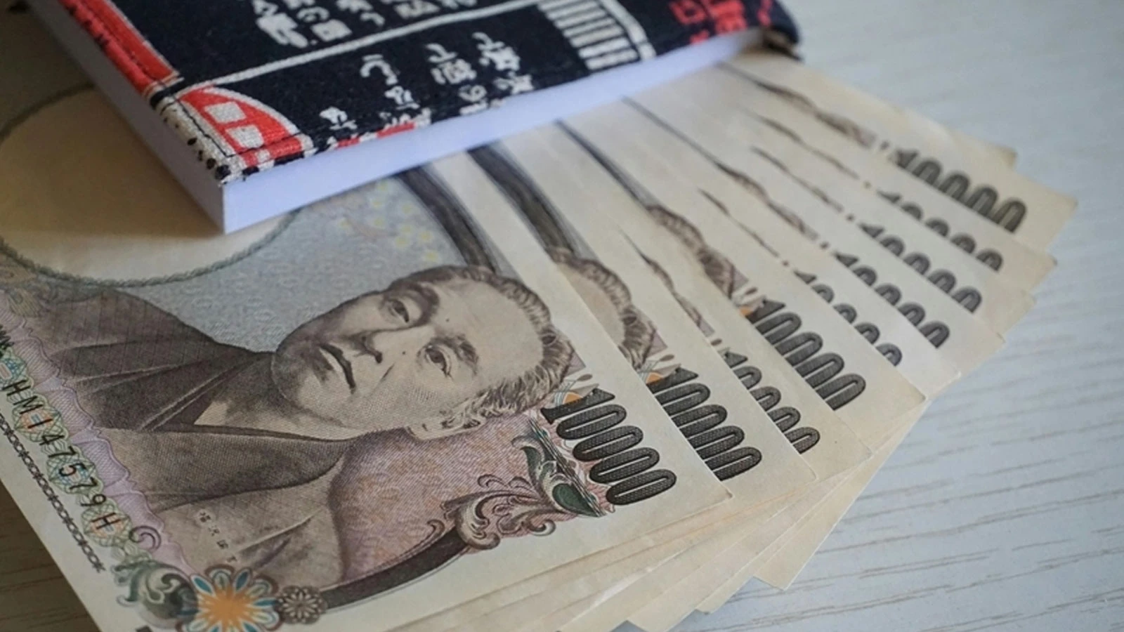 Japonya Merkez Bankası politika faizini sabit bıraktı
