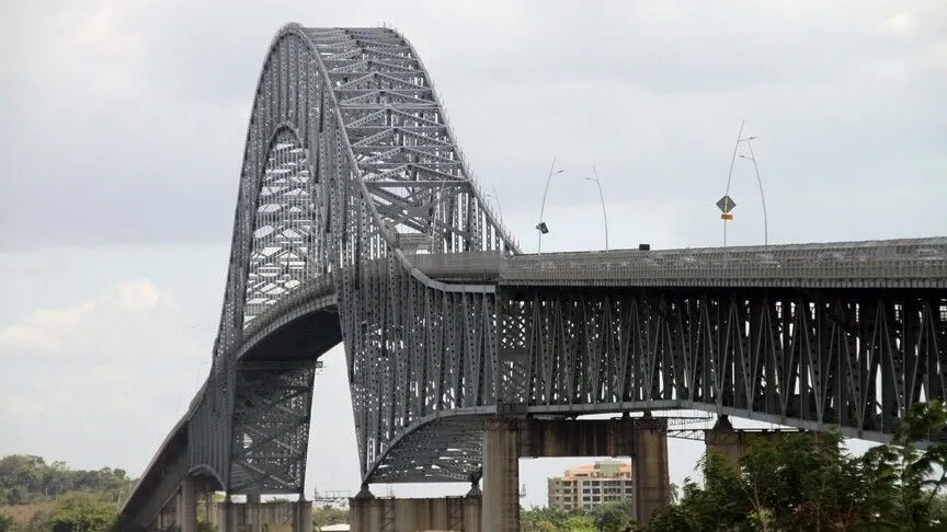 Panama'da Amerika Köprüsü'ndeki yangında 1 kişi öldü, 2 kişi yaralandı