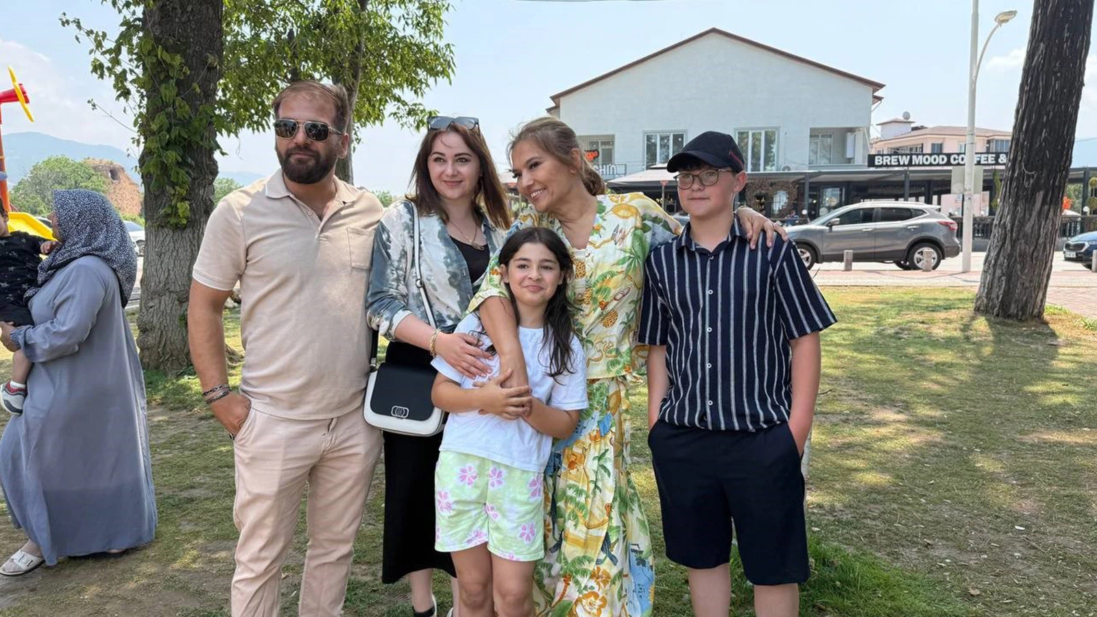 Sahnede sorun yaşadığı iddia edilmişti! Demet Akalın'dan minik hayranına jest