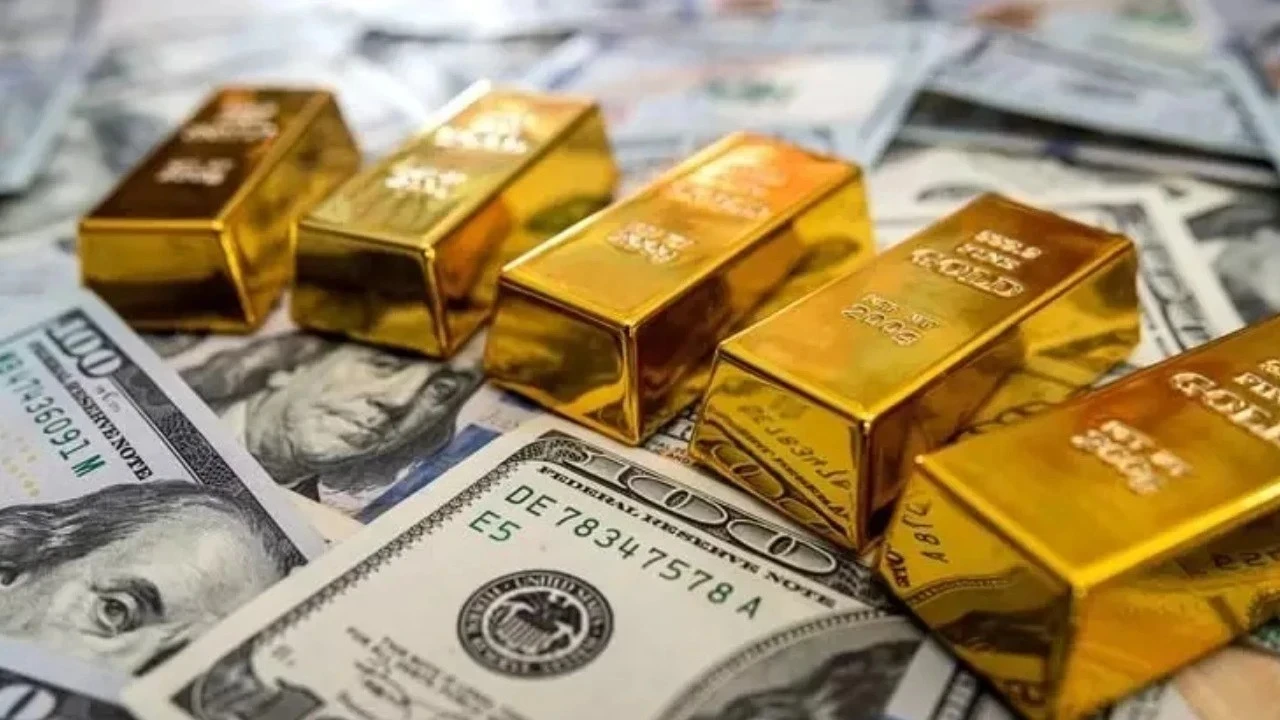 Altında yön yukarı mı? Finans devinden altın için çarpıcı tahmin!