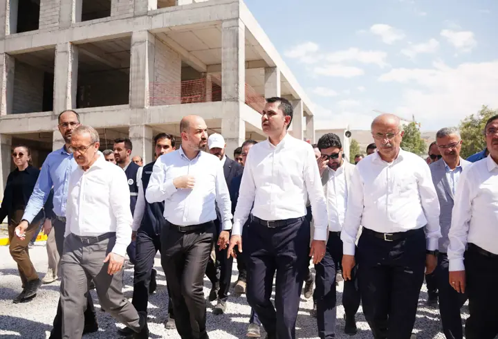 Bakan Kurum'dan Bakırcılar Çarşısı'nda 24 saat mesai talimatı