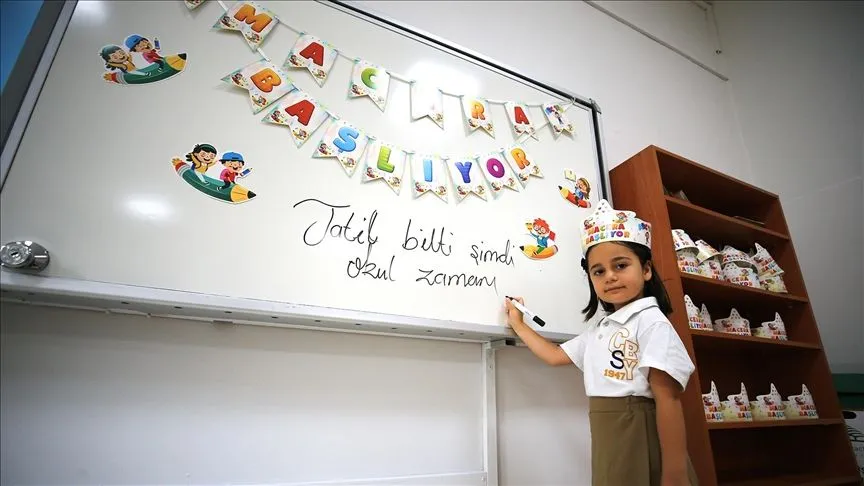 Türkiye genelindeki yaklaşık 18 milyon öğrenci dersbaşı yaptı