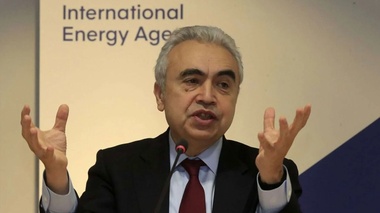 IEA: Petrol ve doğalgaz talebi bu on yılda zirve yapmayabilir