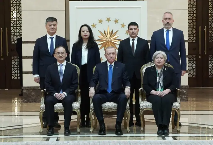Büyükelçilerden Cumhurbaşkanı Erdoğan’a güven mektubu