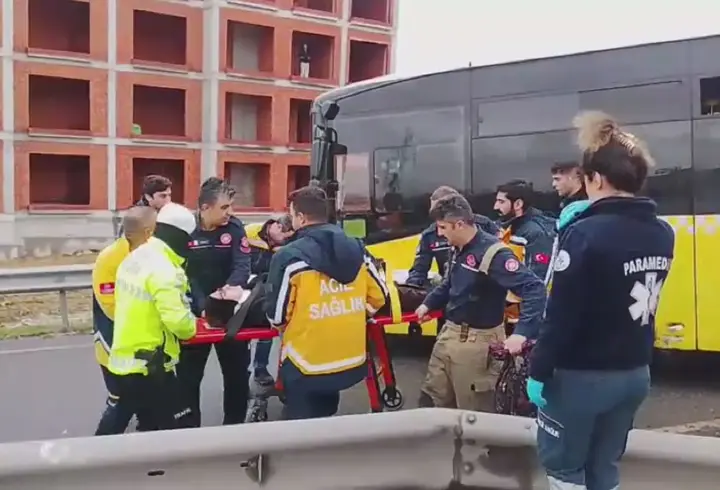 Büyükçekmece'de İETT otobüsü kaza yaptı: 5 yaralı