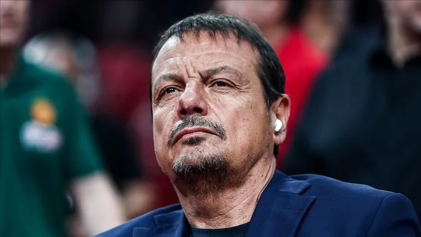 Panathinaikos Başantrenörü Ergin Ataman'dan Olympiakos taraftarına tepki