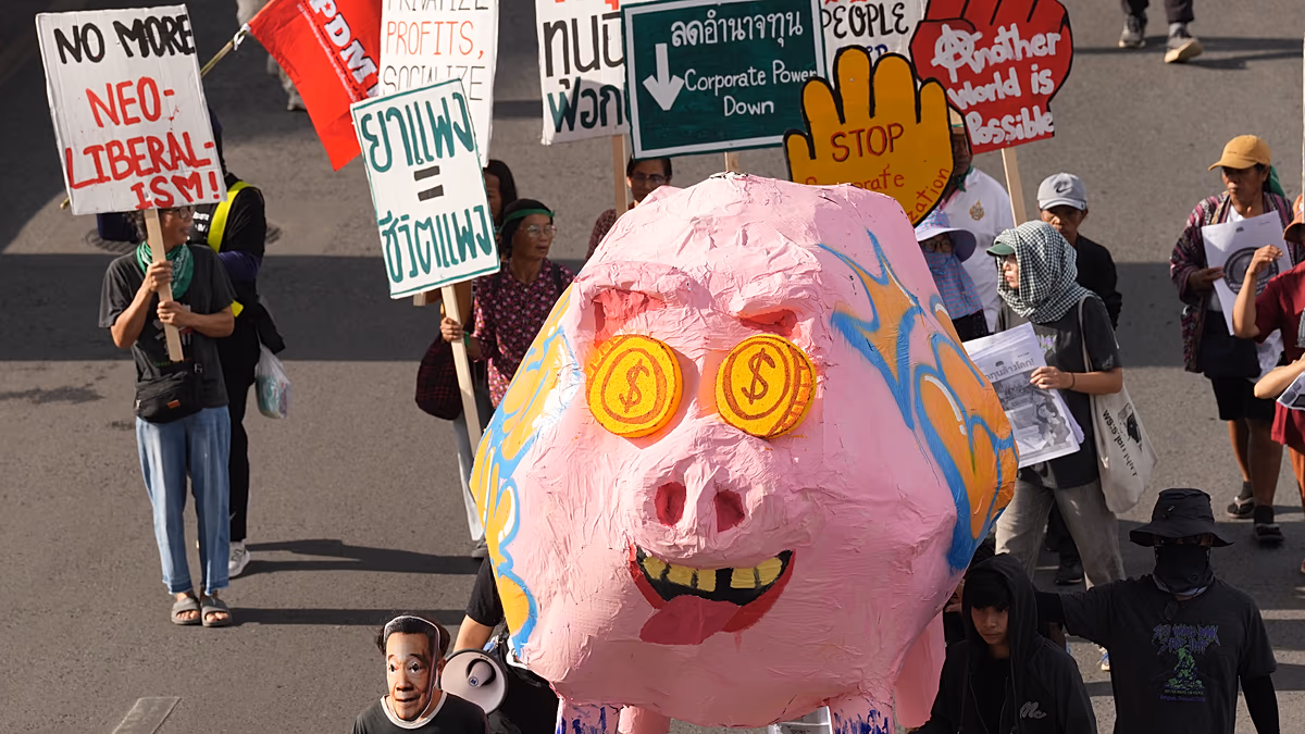 Tayland'da IMF Ve Dünya Bankası Protestosu: Yıkıcı Kapitalizme Son