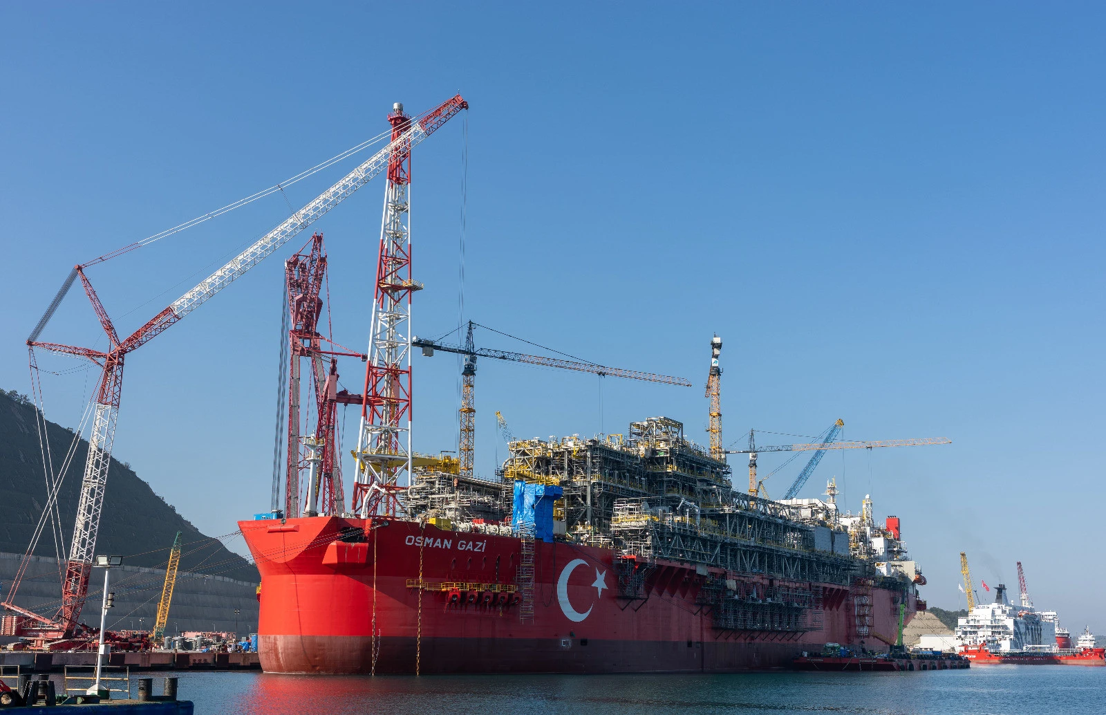 Osman Gazi Yüzer Doğalgaz Üretim Platformu 17 Ekim’de Görev Yerine Yolculuğuna Başlayacak