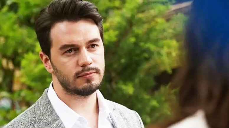 TRT Tabii dizisi 'Onbeşliler'in setinde kaza! Başrol İsmail Ege Şaşmaz ameliyat oldu
