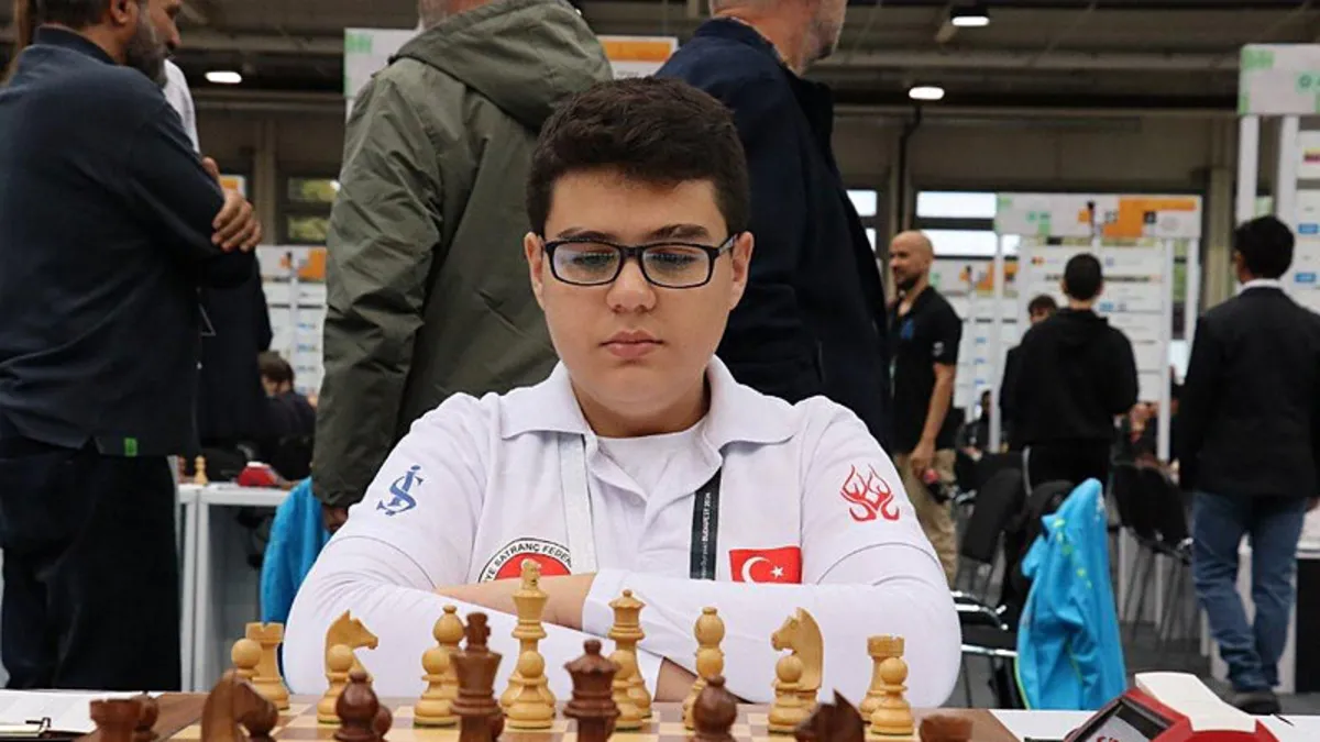 Yağız Kaan Erdoğmuş satrançta rekor kırdı!
