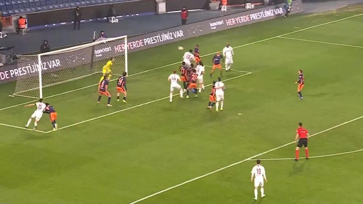Trabzonspor Başakşehir'de gol perdesini Felipe Augusto ile açtı!